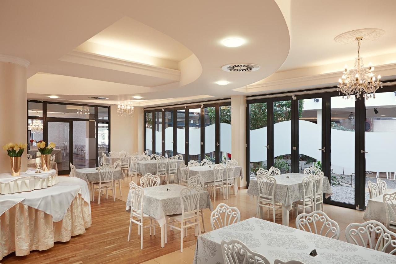 Sanatorium Uzdrowiskowe Dukat Medical Spa Dabki Luaran gambar